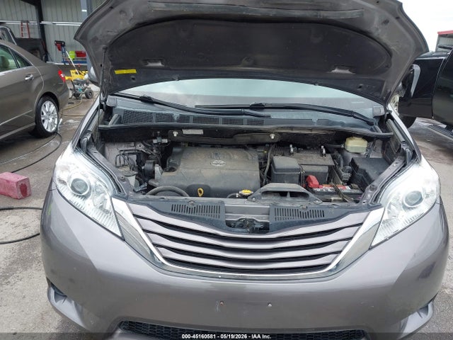 2015 Toyota Sienna Le 8 Passenger მანქანა იყიდება აუქციონზე, vin: 5TDKK3DC7FS682261, აუქციონის ნომერი: 45160581