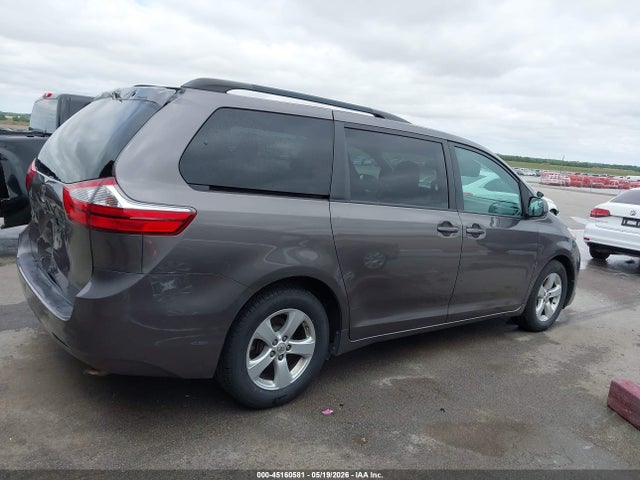 2015 Toyota Sienna Le 8 Passenger მანქანა იყიდება აუქციონზე, vin: 5TDKK3DC7FS682261, აუქციონის ნომერი: 45160581