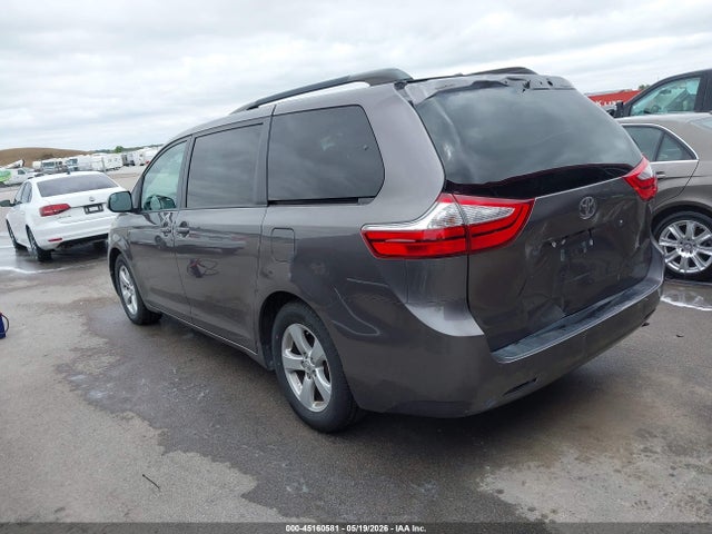 2015 Toyota Sienna Le 8 Passenger მანქანა იყიდება აუქციონზე, vin: 5TDKK3DC7FS682261, აუქციონის ნომერი: 45160581