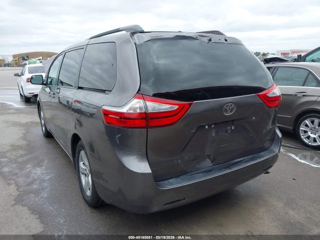2015 Toyota Sienna Le 8 Passenger მანქანა იყიდება აუქციონზე, vin: 5TDKK3DC7FS682261, აუქციონის ნომერი: 45160581
