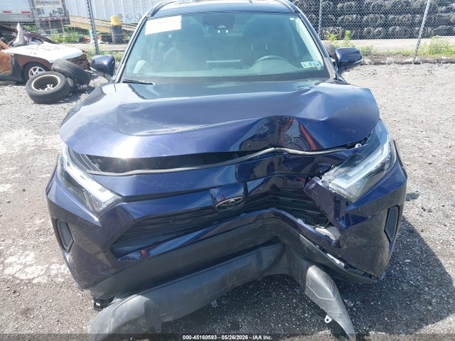 2T3P1RFV6NW271747 Toyota Rav4 Xle