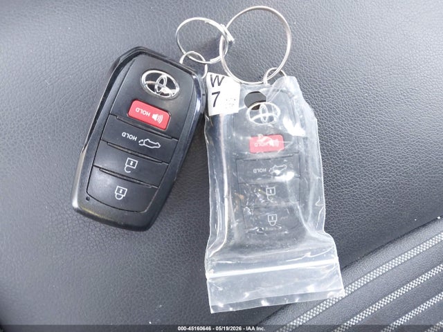 45160646 :رقم المزاد ، 7MUFBABG0RV018051 vin ، 2024 Toyota Corolla Cross Hybrid Xse مزاد بيع