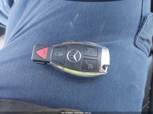 2015 Mercedes-benz C 300 4matic მანქანა იყიდება აუქციონზე, vin: 55SWF4KB7FU084986, აუქციონის ნომერი: 45160653