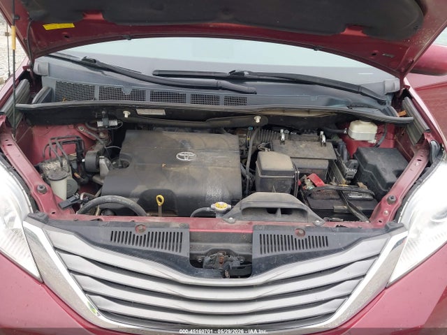 5TDYK3DC4ES497397 Toyota Sienna Xle V6 8 Passenger