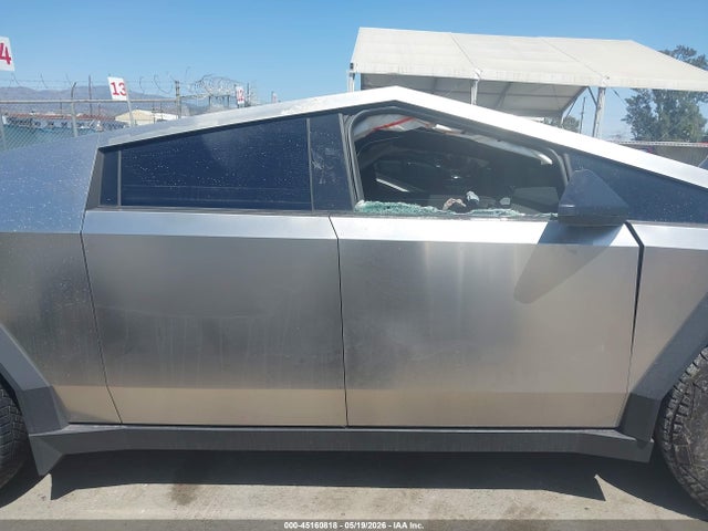 45160818 :رقم المزاد ، 7G2CEGEC9SA077409 vin ، 2025 Tesla Cybertruck مزاد بيع