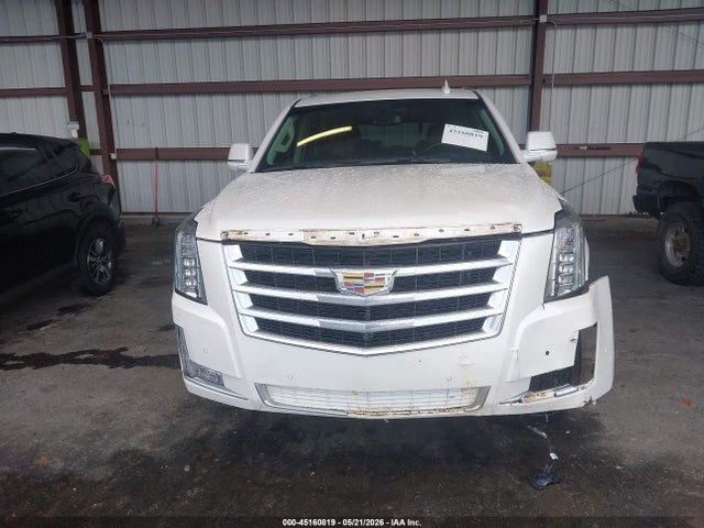 45160819 :رقم المزاد ، 1GYS3BKJ7HR368436 vin ، 2017 Cadillac Escalade Luxury مزاد بيع