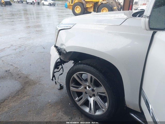 45160819 :رقم المزاد ، 1GYS3BKJ7HR368436 vin ، 2017 Cadillac Escalade Luxury مزاد بيع