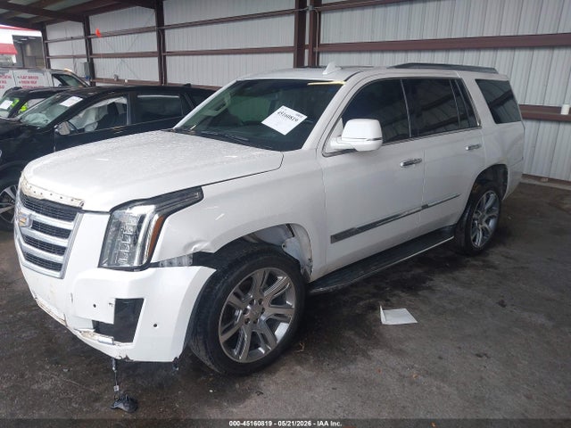 45160819 :رقم المزاد ، 1GYS3BKJ7HR368436 vin ، 2017 Cadillac Escalade Luxury مزاد بيع