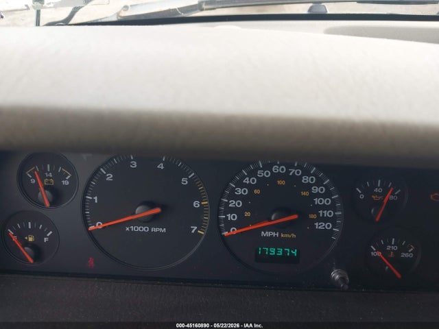 Продаж на аукціоні авто 2000 Jeep Grand Cherokee Laredo, vin: 1J4GW48N1YC195468, номер лоту: 45160890