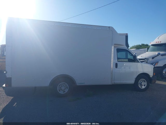 Продаж на аукціоні авто 2015 Chevrolet Express Cutaway 3500, vin: 1GB0G2CF5F1251708, номер лоту: 45161071