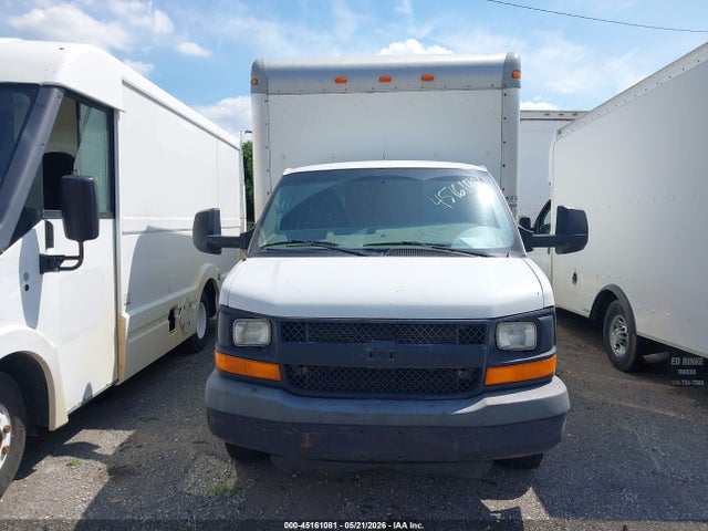 45161081 :رقم المزاد ، 1GB3G4CG9E1126985 vin ، 2014 Chevrolet Express Cutaway 3500 مزاد بيع