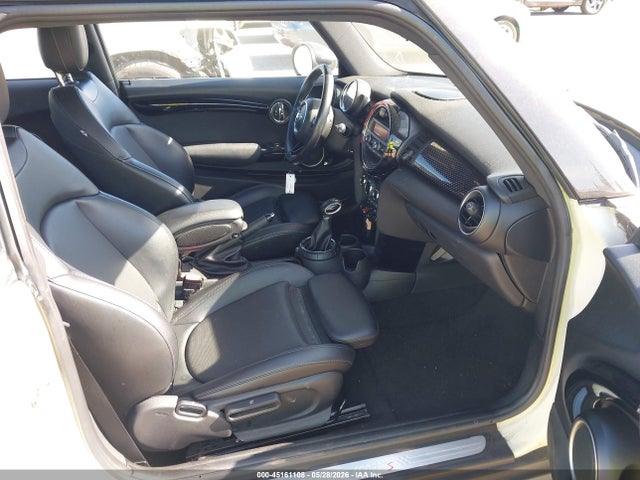 Продажа на аукционе авто 2015 Mini Hardtop Cooper S, vin: WMWXP7C53F2A34943, номер лота: 45161108