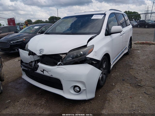 Продажа на аукционе авто 2016 Toyota Sienna Se Premium 8 Passenger, vin: 5TDXK3DC1GS712443, номер лота: 45161174