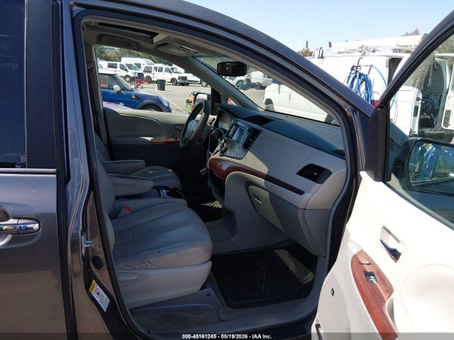 Продаж на аукціоні авто 2011 Toyota Sienna Xle V6, vin: 5TDYK3DC7BS175977, номер лоту: 45161245