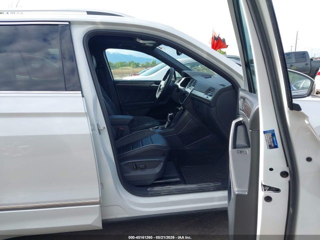 Продаж на аукціоні авто 2023 Volkswagen Tiguan 2.0t Sel R-line, vin: 3VV4B7AX5PM063670, номер лоту: 45161260