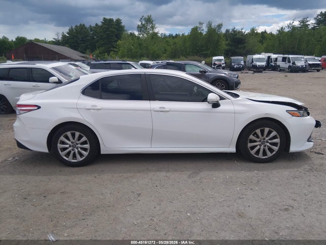 Продаж на аукціоні авто 2018 Toyota Camry Le, vin: 4T1B11HK0JU675239, номер лоту: 45161272