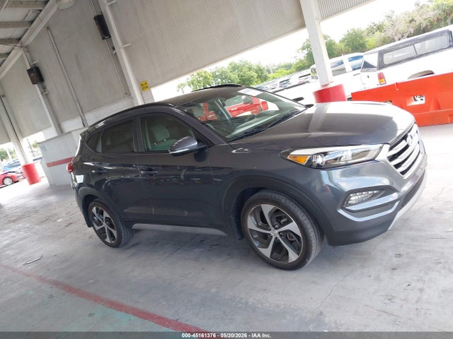 2018 Hyundai Tucson Value მანქანა იყიდება აუქციონზე, vin: KM8J33A28JU632649, აუქციონის ნომერი: 45161376