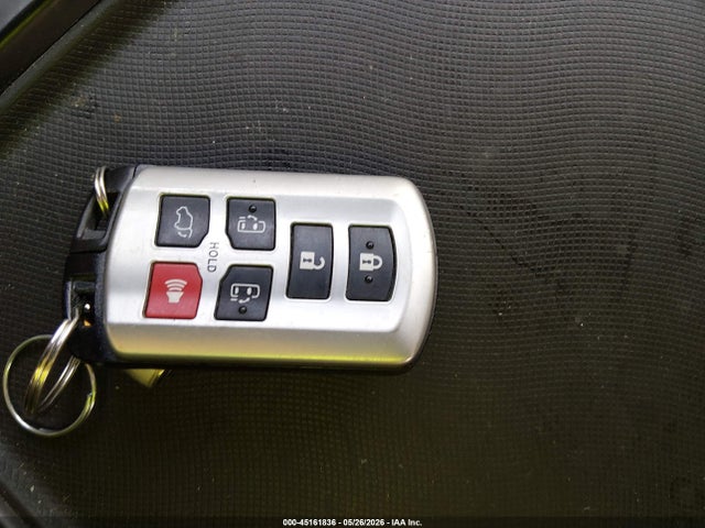 Продажа на аукционе авто 2016 Toyota Sienna Xle 8 Passenger, vin: 5TDYK3DC1GS742689, номер лота: 45161836