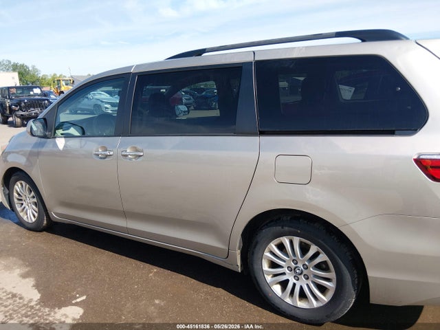 Продажа на аукционе авто 2016 Toyota Sienna Xle 8 Passenger, vin: 5TDYK3DC1GS742689, номер лота: 45161836
