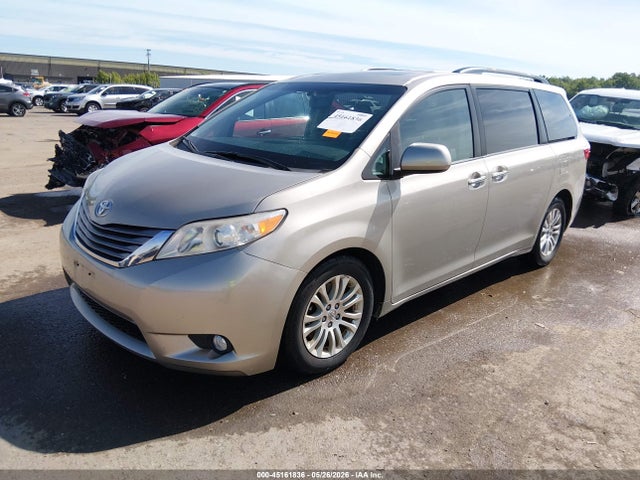 Продажа на аукционе авто 2016 Toyota Sienna Xle 8 Passenger, vin: 5TDYK3DC1GS742689, номер лота: 45161836