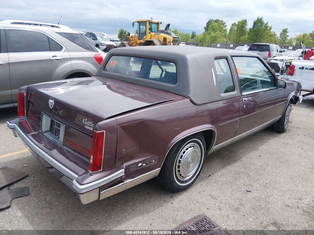 1988 Cadillac Deville მანქანა იყიდება აუქციონზე, vin: 1G6CD1152J4328051, აუქციონის ნომერი: 45161912