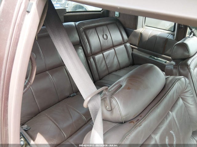 1988 Cadillac Deville მანქანა იყიდება აუქციონზე, vin: 1G6CD1152J4328051, აუქციონის ნომერი: 45161912