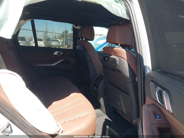 BMW X5 M60i 2024 5UX33EU05R9T83114 Image 8