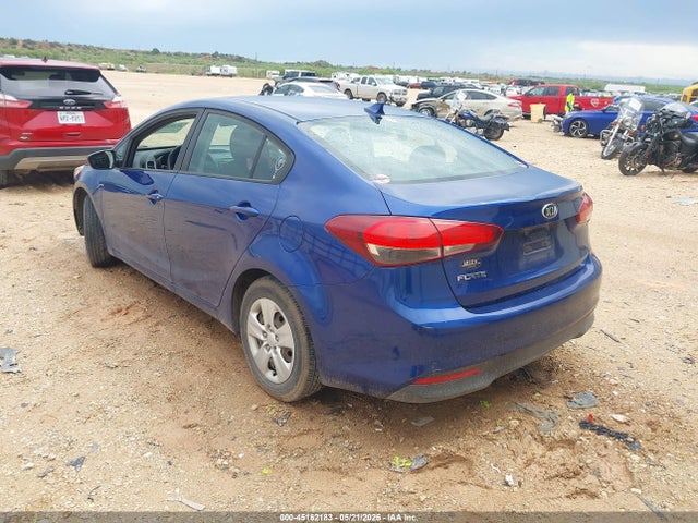 45162183 :رقم المزاد ، 3KPFK4A79HE098097 vin ، 2017 Kia Forte Lx مزاد بيع