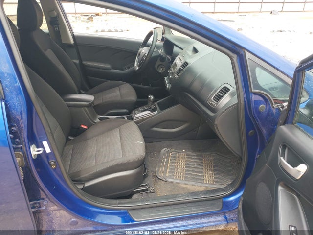 45162183 :رقم المزاد ، 3KPFK4A79HE098097 vin ، 2017 Kia Forte Lx مزاد بيع