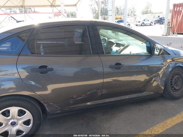 Ford FOCUS S 2018 1FADP3E25JL260604 Image 13