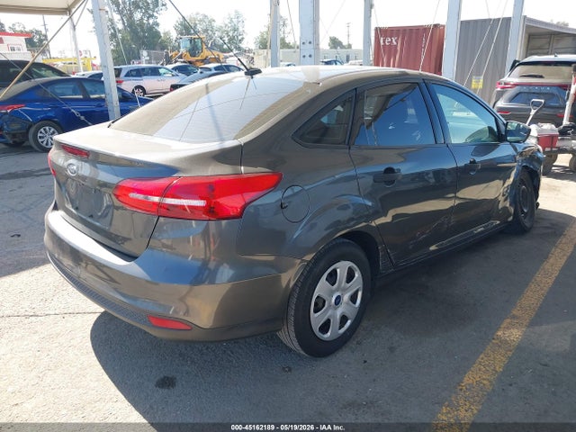 Ford FOCUS S 2018 1FADP3E25JL260604 Image 4
