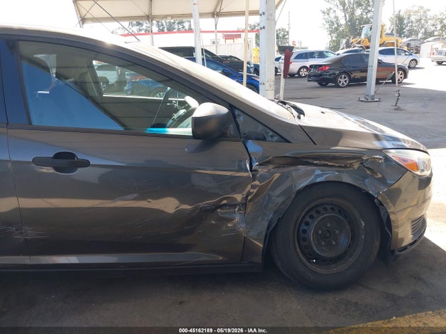 Ford FOCUS S 2018 1FADP3E25JL260604 Image 6