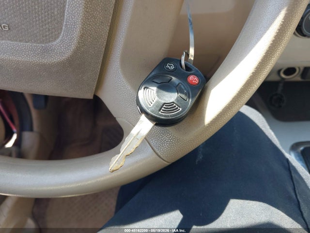 45162200 :رقم المزاد ، 1FMCU03168KB75757 vin ، 2008 Ford Escape Xlt مزاد بيع