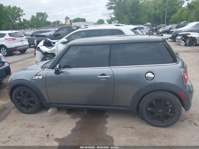 Продаж на аукціоні авто 2010 Mini Cooper S, vin: WMWMF7C57ATX42909, номер лоту: 45162285