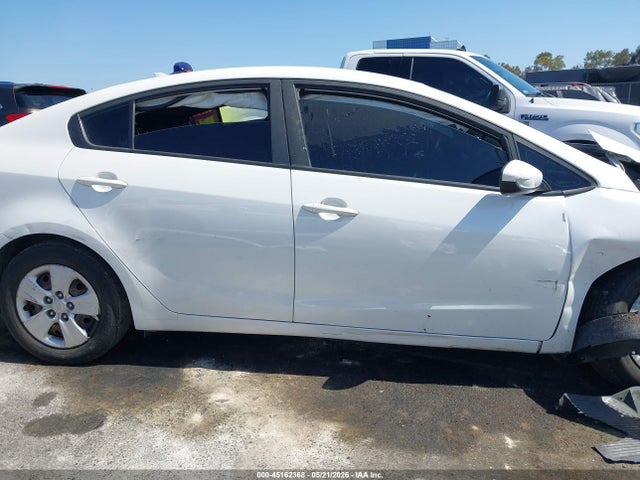 2017 Kia Forte Lx მანქანა იყიდება აუქციონზე, vin: 3KPFL4A71HE077211, აუქციონის ნომერი: 45162368