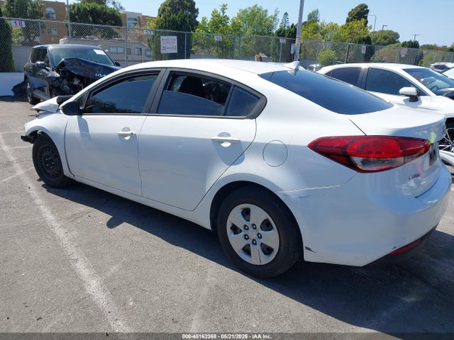 2017 Kia Forte Lx მანქანა იყიდება აუქციონზე, vin: 3KPFL4A71HE077211, აუქციონის ნომერი: 45162368