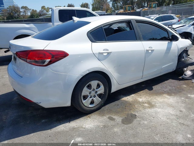 2017 Kia Forte Lx მანქანა იყიდება აუქციონზე, vin: 3KPFL4A71HE077211, აუქციონის ნომერი: 45162368
