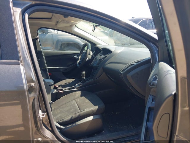 45162478 :رقم المزاد ، 1FADP3F27GL261681 vin ، 2016 Ford Focus Se مزاد بيع