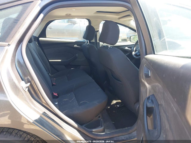 45162478 :رقم المزاد ، 1FADP3F27GL261681 vin ، 2016 Ford Focus Se مزاد بيع
