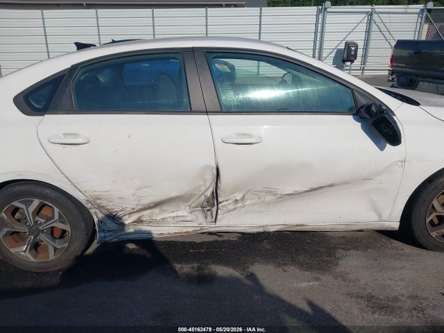 Продажа на аукционе авто 2021 Kia Forte Lxs, vin: 3KPF24AD6ME383193, номер лота: 45162479