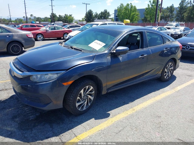 45162815 :رقم المزاد ، 19XFC2F7XJE015731 vin ، 2018 Honda Civic Ex مزاد بيع