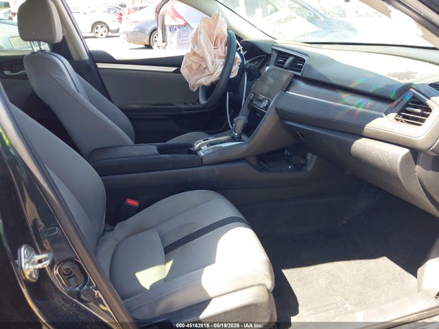45162815 :رقم المزاد ، 19XFC2F7XJE015731 vin ، 2018 Honda Civic Ex مزاد بيع