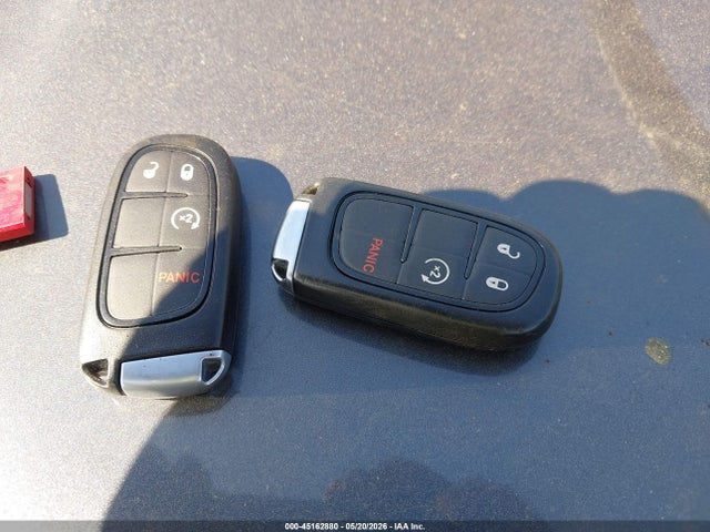 45162880 :رقم المزاد ، 1C4PJLMX6MD113017 vin ، 2021 Jeep Cherokee Latitude Lux Fwd مزاد بيع