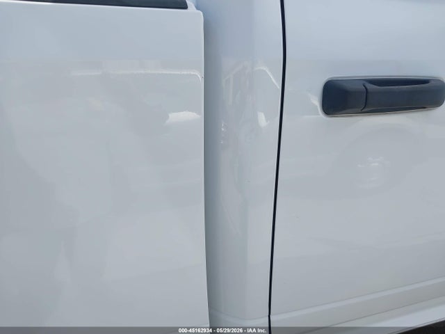 45162934 :رقم المزاد ، 3C6UR5HJ6HG740040 vin ، 2017 Ram 2500 Tradesman  4x4 8' Box مزاد بيع