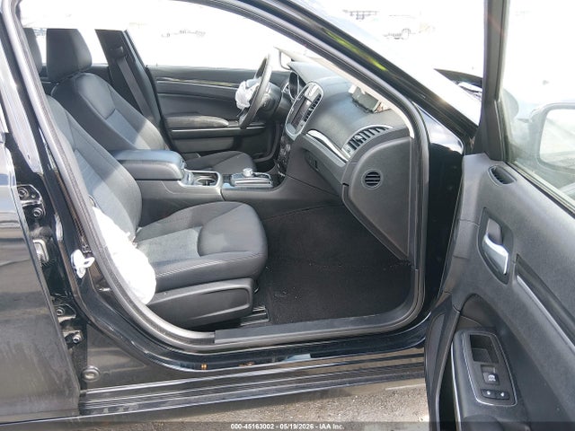 Chrysler 300 Touring 2022 2C3CCAAG8NH209886 Image 5