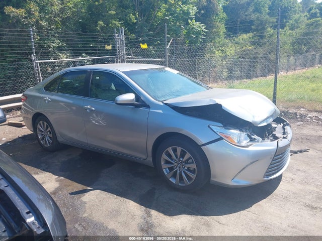 45163056 :رقم المزاد ، 4T4BF1FK4GR555429 vin ، 2016 Toyota Camry Xle مزاد بيع