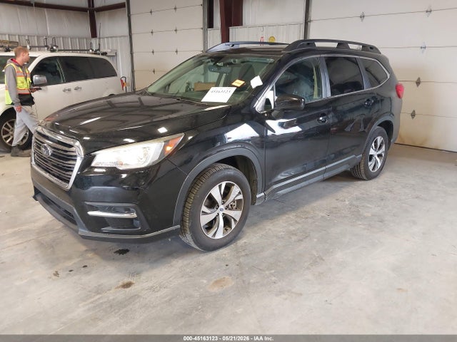 45163123 :رقم المزاد ، 4S4WMAFD3K3450561 vin ، 2019 Subaru Ascent Premium مزاد بيع