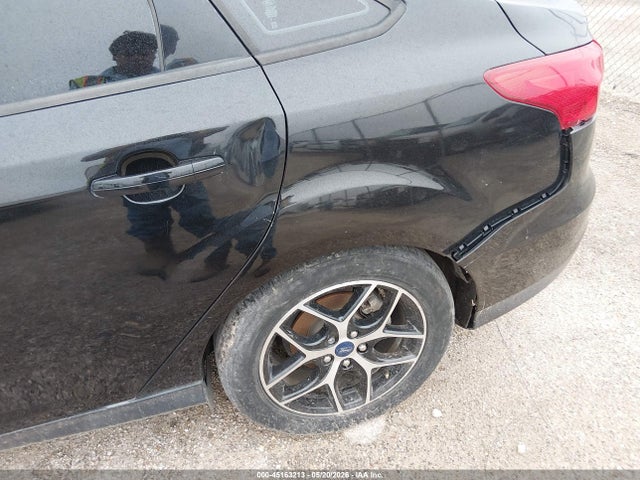 45163213 :رقم المزاد ، 1FADP3H23JL312775 vin ، 2018 Ford Focus Sel مزاد بيع