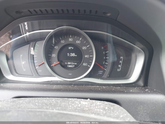 2017 Volvo Xc60 T5 მანქანა იყიდება აუქციონზე, vin: YV440MDJXH2076480, აუქციონის ნომერი: 45163233