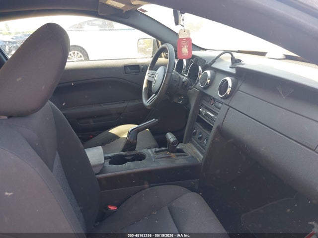 Продаж на аукціоні авто 2005 Ford Mustang V6 Deluxe/v6 Premium, vin: 1ZVFT80N355219781, номер лоту: 45163256